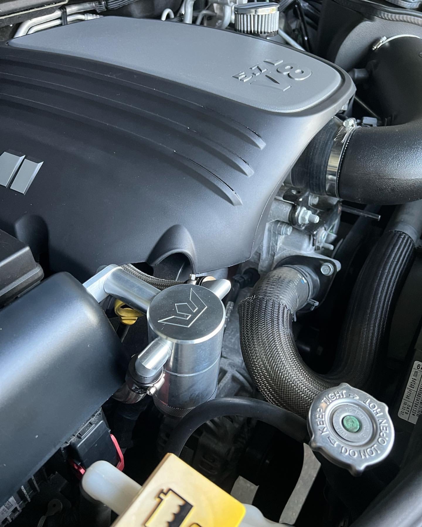 Speedlogix Oil Catch Can 2011-2023 Durango/Grand Cherokee 5.7L